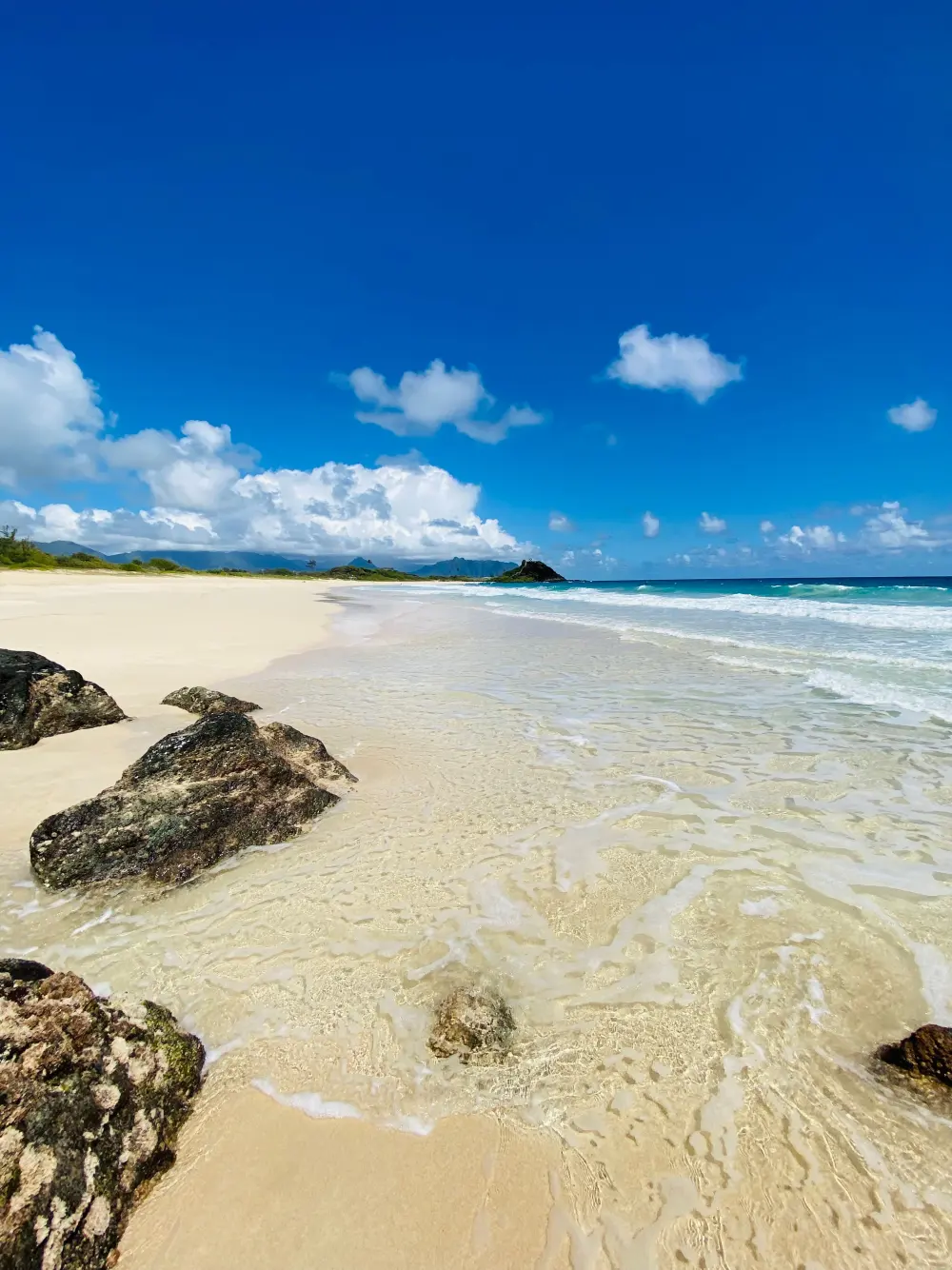 Turquoise water and pale sand at Kailua Beach